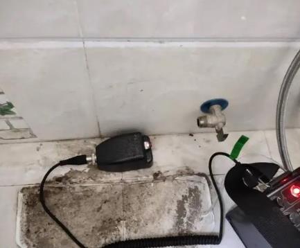 海北屋顶漏水维修公司分享下卫生间漏水的危害及解决方法
